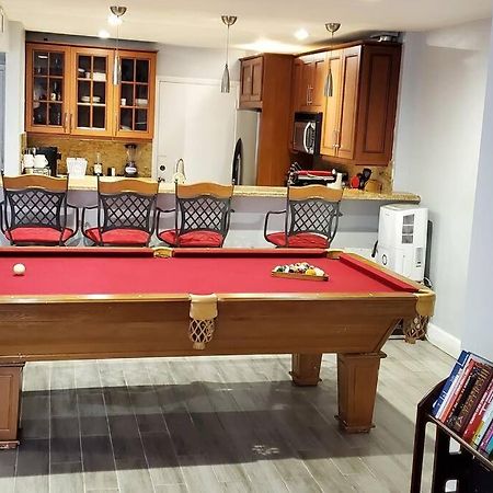 Fully Furnished, Beautiful, Spacious Two Bedroom Condo Лодърхил Екстериор снимка